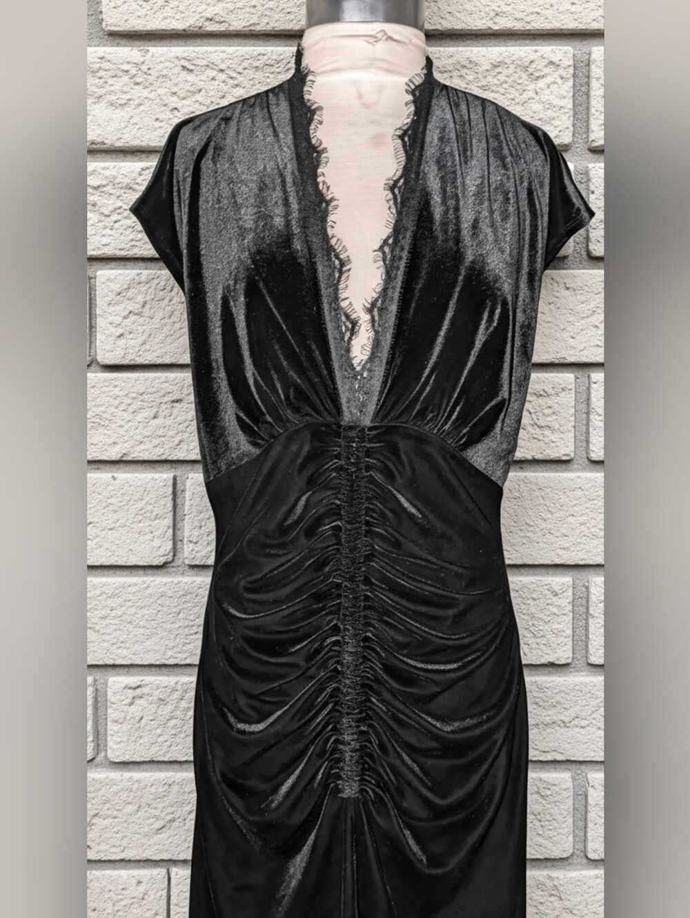 Vintage Jonathan Martin Studio Black Velvet Ruched V-Neck Dress Size 14 - Picture 6 of 8